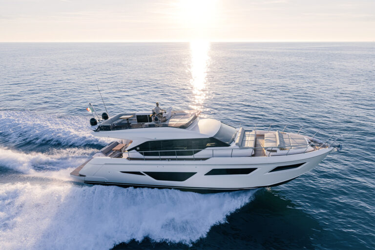 Ferretti Yachts 580 Cruising